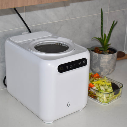 Green Experience Kitchen Composter 2.0 in a lifestyle kitchen scene