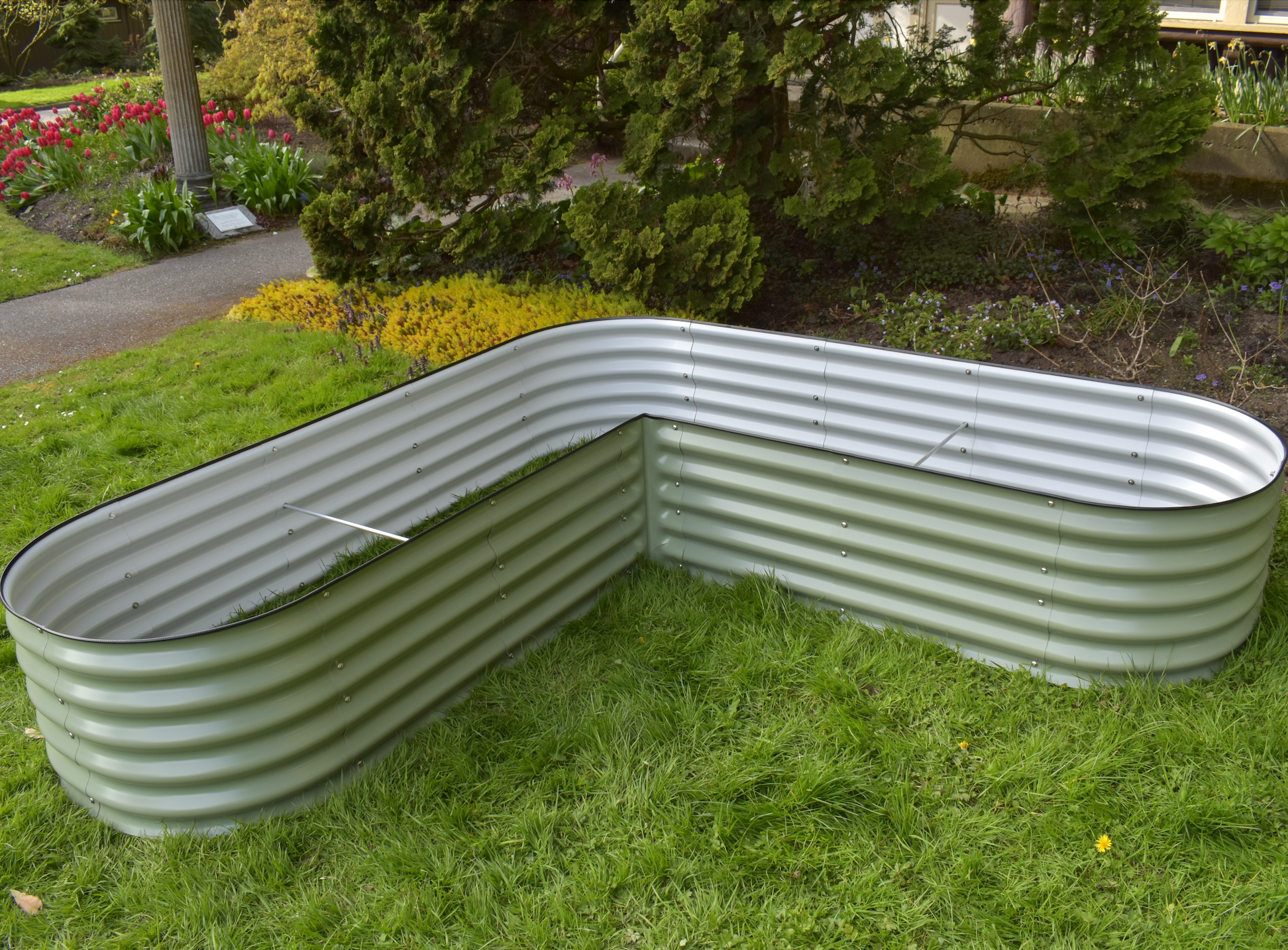 Weather-resistant garden beds